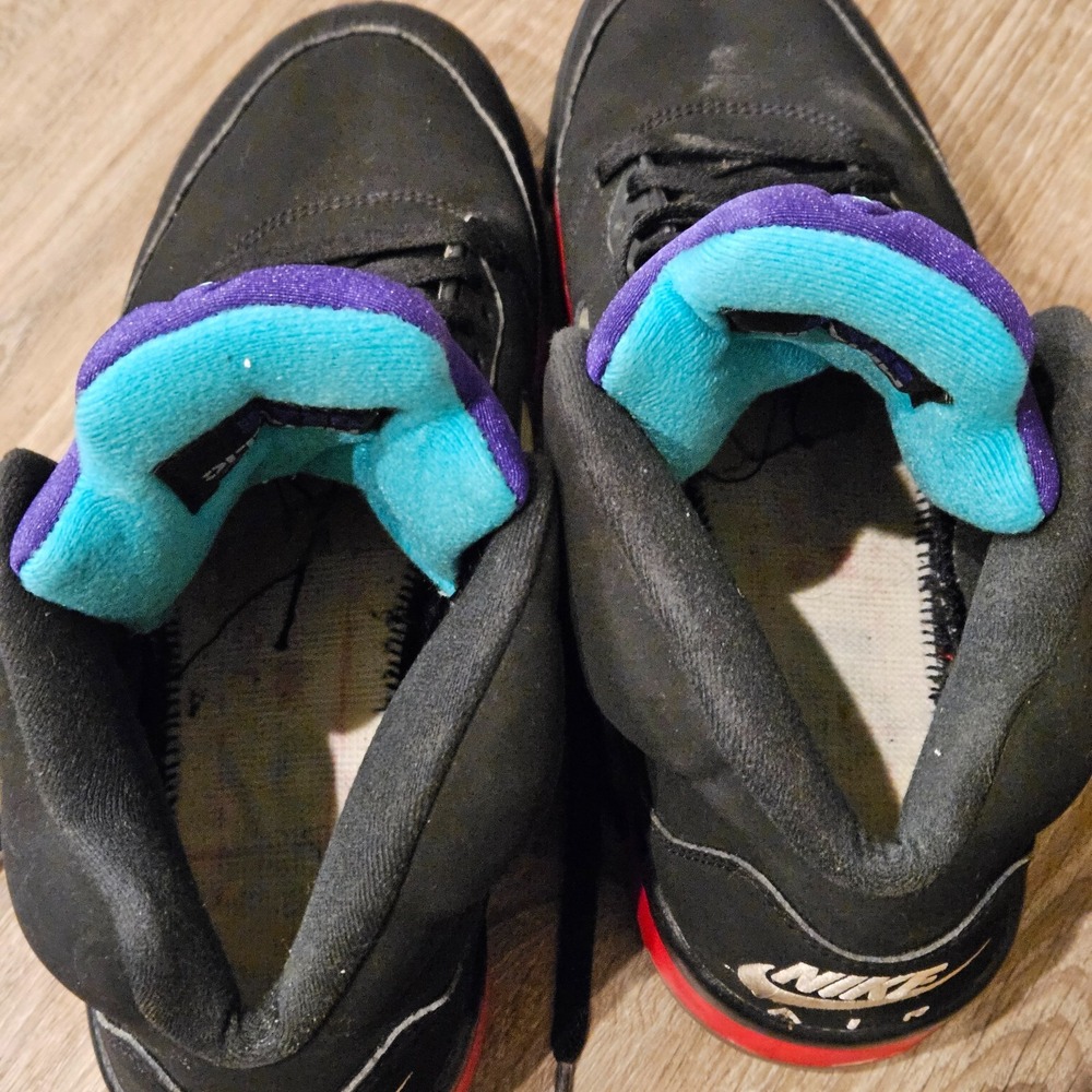 Air Jordan 5 Retro Top 3 Mens 9.5 Black Fire Red Grape CZ1786-001 2020 No Insole - Picture 9 of 14